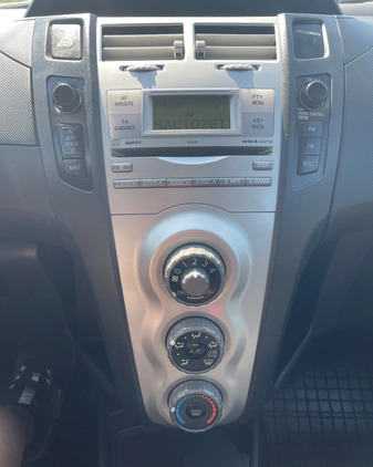 Toyota Yaris cena 18889 przebieg: 116000, rok produkcji 2007 z Puławy małe 301